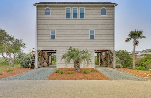 Surf City Cabaña | Walk to Surf City Beach: Ocean-view Home w/ Decks!