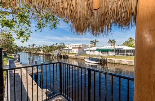 Bel Air Casa | A pie de la playa! Tiki Hut, frente al mar, piscina climatizada, kayaks, bicicletas, sala de juegos.