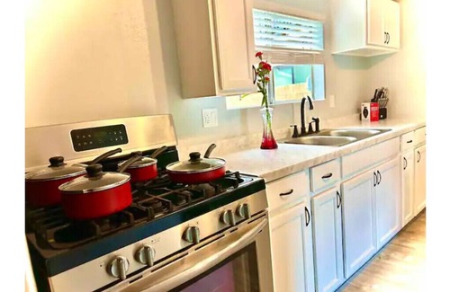 Glendale Casa | Walk To the Americana! Short Drive Universal,Hollywood, Beverly ect