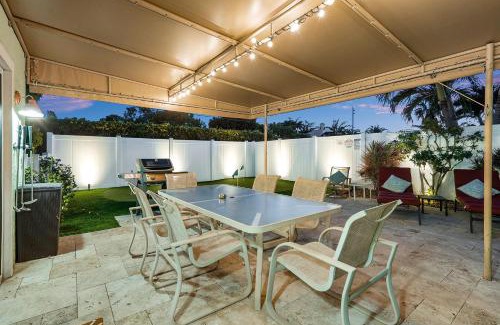 Del-Ida Park Historic District Casa | Walk to The Ave- Heated Pool, Spa, Golden Tee and Putting Green - mins to Beach