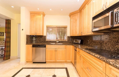 Harbor Beach Casa | Walk to the Beach, NO Car Needed!! Best Location on Fort Lauderdale Beach!!