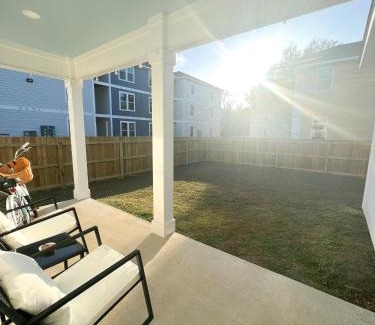 Biloxi Casa | Walk to the beach Comes with two bikes