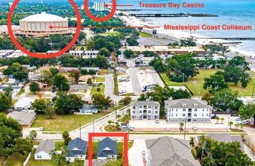 Biloxi Casa | Walk to the beach Comes with two bikes