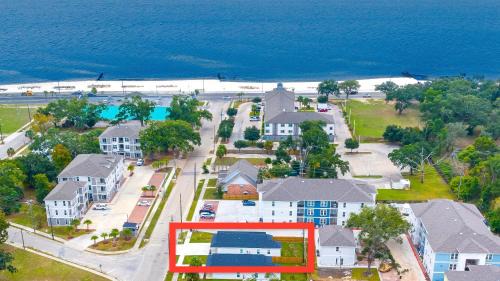 Biloxi Casa | Walk to the beach Comes with two bikes