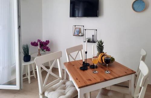 Krizna luka Apartamento | Walk to the Beach from a Cool and Modern Apartment