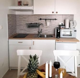 Krizna luka Apartamento | Walk to the Beach from a Cool and Modern Apartment