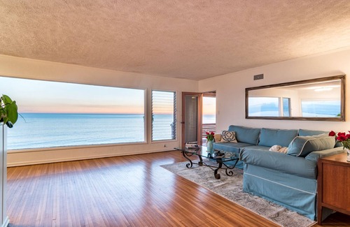 Pacific Palisades Casa | Walk to the Beach - Ocean View - Rare Gem