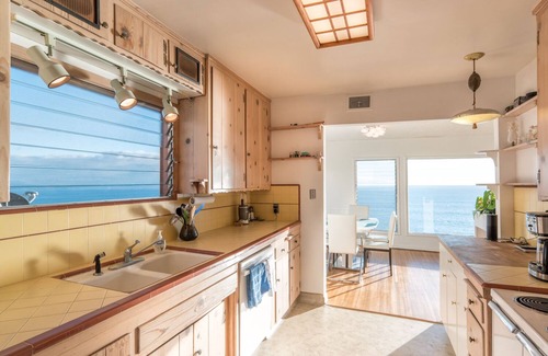 Pacific Palisades Casa | Walk to the Beach - Ocean View - Rare Gem