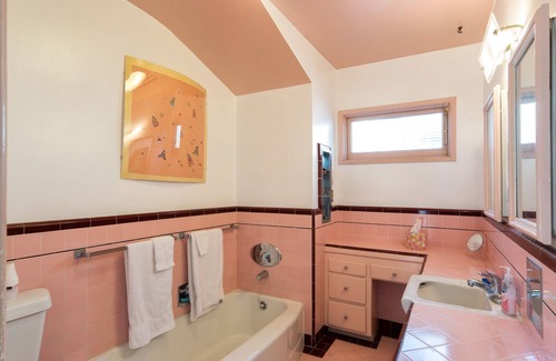 Pacific Palisades Casa | Walk to the Beach - Ocean View - Rare Gem