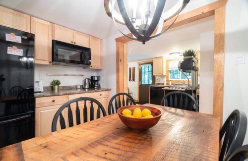 Flesherton Cabaña | Walk to the Beach * Outdoor Sauna * Hot Tub