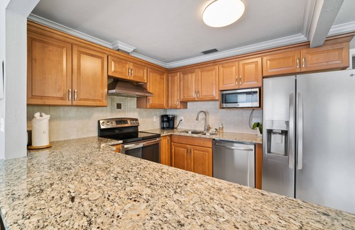 North Naples Casa | Walk to the beach, restaurants, grocery and more! Enjoy all Naples has to offer