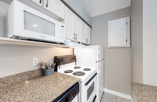 Craigleith Casa | ¡Camina hacia el telesilla! Loft renovado con bañera de hidromasaje y piscina compartidas.