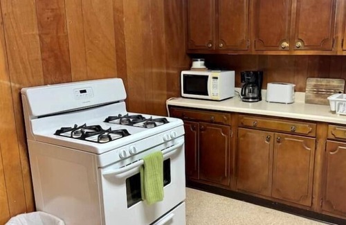 Pawhuska Casa | Walk to the Mercantile, downtown, Osage Nation offices, Osage Tribal Museum!