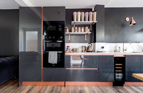 Haringey Casa | Walk to the Piccadilly Line From a Stunning Family House