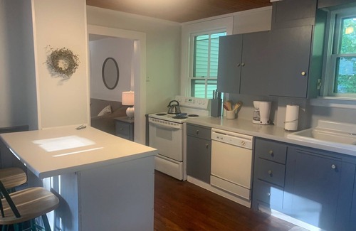 Narragansett Casa | Camine hasta el "malecón" y disfrute de las comodidades del muelle y de 2 pases de playa.