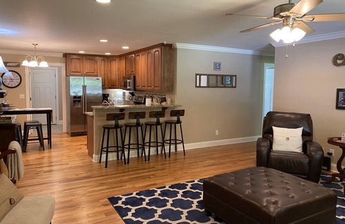 Lookout Valley Neighborhood Association Casa | Walk to the Venue - 10 minutes to Downtown and Lookout Mountain - biking, hiking