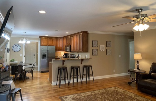 Lookout Valley Neighborhood Association Casa | Walk to the Venue - 10 minutes to Downtown and Lookout Mountain - hiking, biking