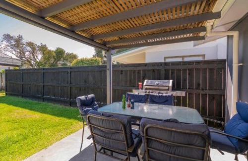 Whangamata Casa | Walk to the Water - Whangamata Holiday Home