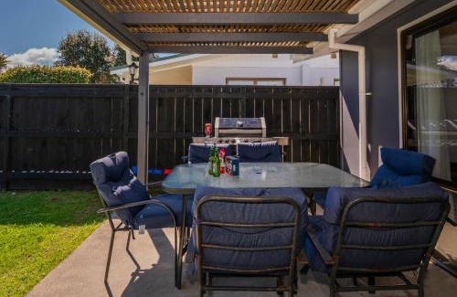 Whangamata Casa | Walk to the Water - Whangamata Holiday Home