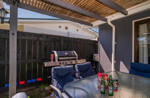 Whangamata Casa | Walk to the Water - Whangamata Holiday Home