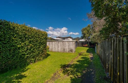 Whangamata Casa | Walk to the Water - Whangamata Holiday Home