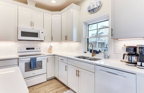 North Carolina Coast Casa | Walk to the Waves: Coastal Kure Beach Retreat