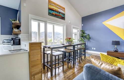 Northside Casa | Walk to TN River Activities-Parks-Shops-Dining-Publix.
