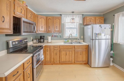 North Woodstock Casa | Walk to Town and 7 Minutes to Loon!
