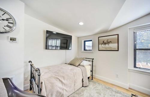 Castle Rock Casa | Walk to Town - Castle Rock Cottage!
