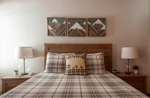 Warrior's Mark Casa | WALK to Town, Hikes, & Ski Lift! Pool & Hot Tubs!