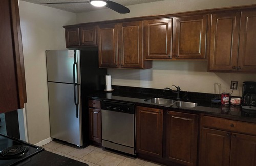 Athens Condominio | Walk to UGA: 2-bedroom condo in fabulous Athens