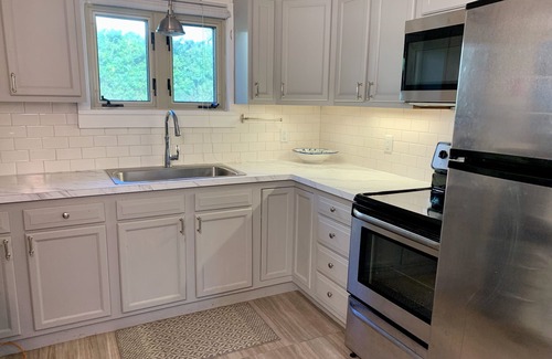 Indian Hills Casa | Walk to Lake! Adorable House in Fontana-on Lake Geneva. SUMMER 2025 SPECIAL!