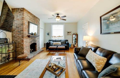 Shadyside Casa | Walk to Walnut St Shadyside House with Deck