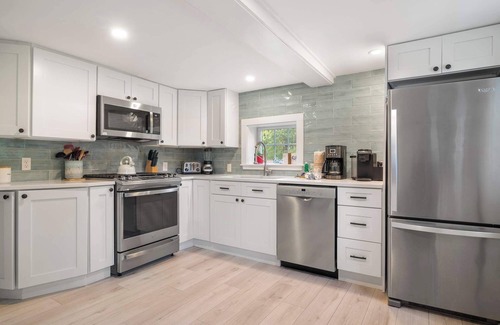 East Harwich Casa | Walk to Water Access to Hiking Trails!