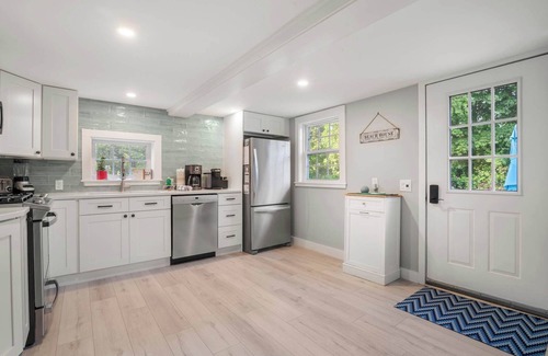 East Harwich Casa | Walk to Water Access to Hiking Trails!