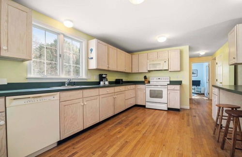 North Chatham Casa | Walk to Water, near Downtown Chatham!