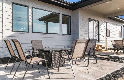 Gretna Casa | Walk to Water Park Game Room & Movie Theater