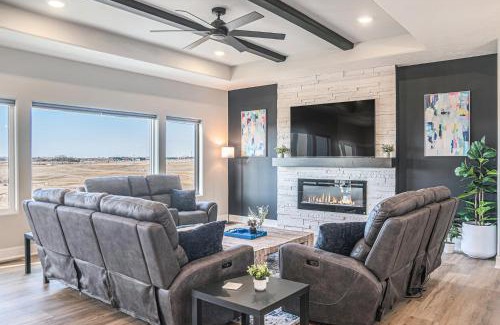 Gretna Casa | Walk to Water Park Game Room & Movie Theater