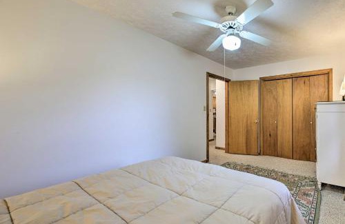 Flippin Casa | Walk to White River Home with Deck in Flippin!