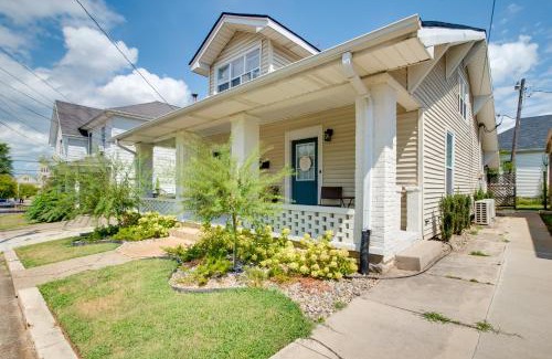 Bowling Green Casa | Walk to WKU, Bars and Dining! Updated Duplex Home