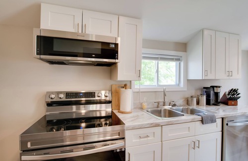 Bowling Green Casa | Walk to WKU, Bars & Dining! Updated Duplex Home