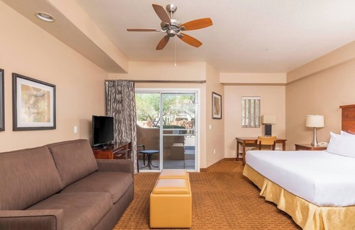North Scottsdale Complejo | Walk to WM Phoenix Open 2025 - 2 Bdrm Lockoff - Sleeps 8 - Villa Mirage Resort
