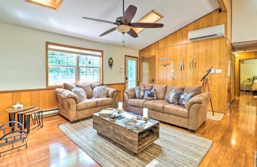 Albrightsville Casa | Walk to Wolf Run Lake Cottage with Furnished Deck