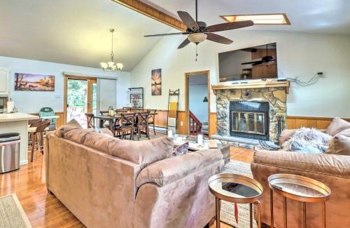 Albrightsville Casa | Walk to Wolf Run Lake Cottage with Furnished Deck
