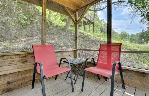 Bagley Casa | Walk to Wyalusing Beach Cabin with River View!