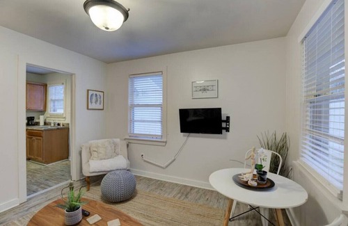 Midtown Apartamento | Walk to your Own Gated Retreat from Midtown's Best