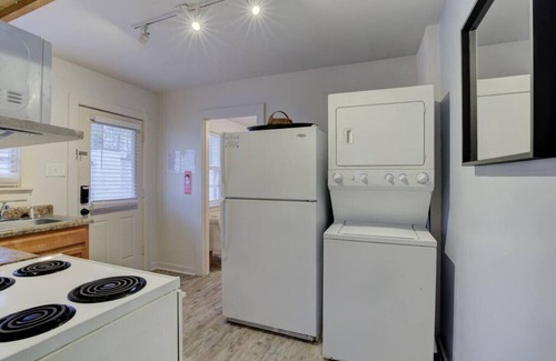 Midtown Apartamento | Walk to your Own Gated Retreat from Midtown's Best