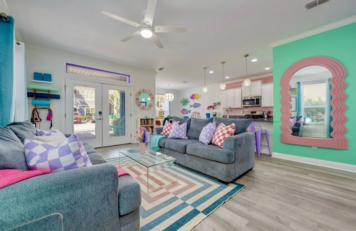 Villages of Crystal Beach Casa | Walk2Beach | Golf Cart | Arcades | Dog Friendly | Stocked Kitchen