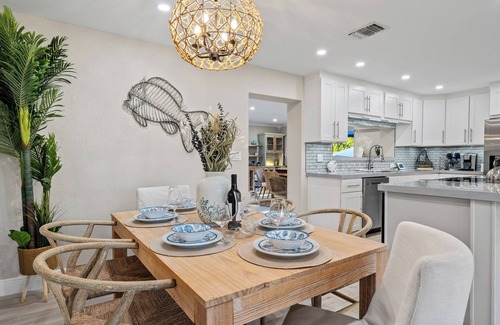 Deerfield Beach Casa | Walk2BEACH|HeatedPool|Spa|GamingRoom|Tikihut|Cove