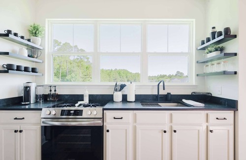Bluffton Casa | Walk2OldTown! Modern Lux Private Carriage House